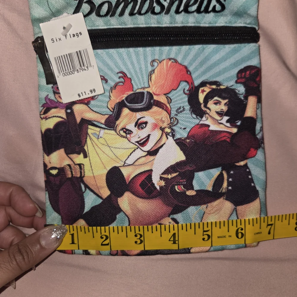 DC Comics Bombshells Crossbody Bag - Multicolor - Picture 4 of 8